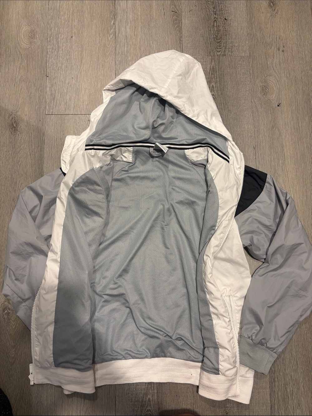 Nike Sportswear Windrunner Jacket - White, Black, Gray - Picture 2 of 4